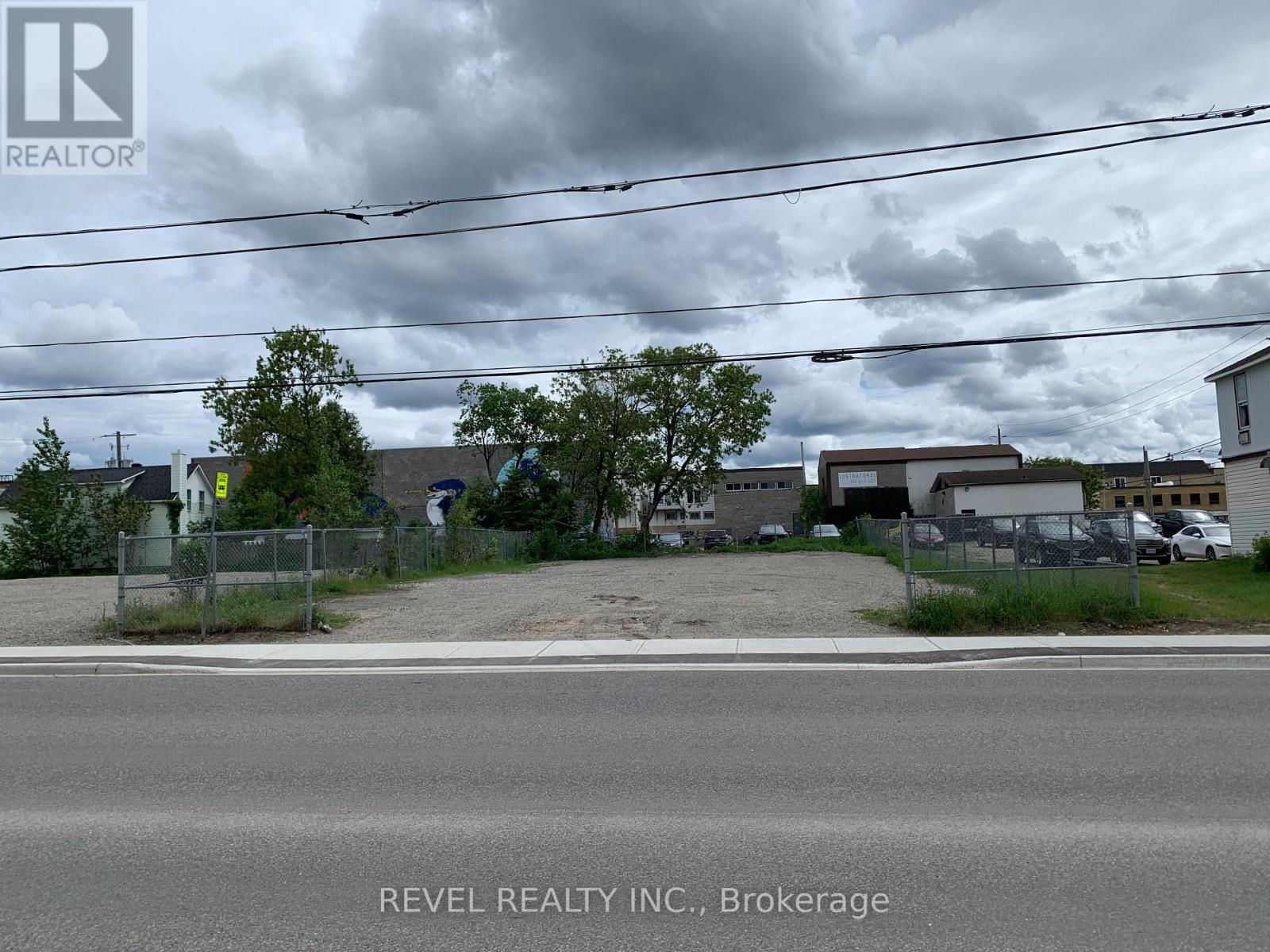 91-95 Algonquin Blvd E, Timmins, ON P4N 1A5