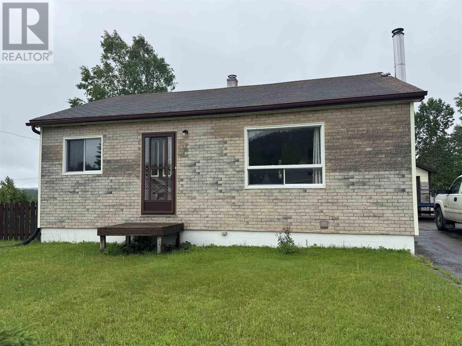 6 Kinglet Pl, Manitouwadge, ON P0T 2C0