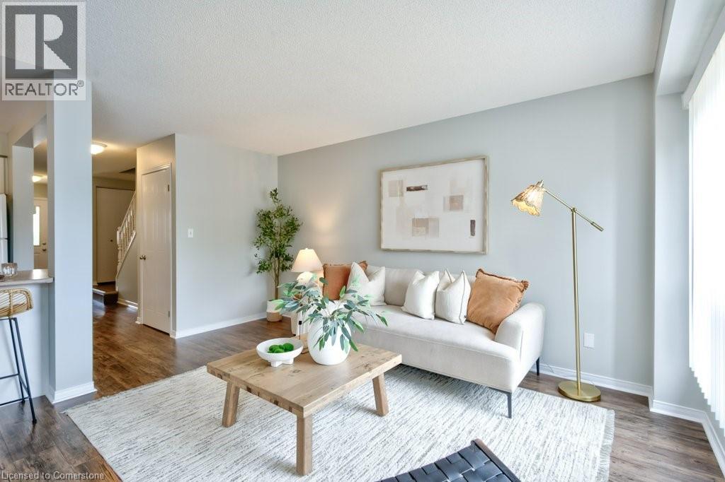 84 Westmeadow Drive Unit 2, Kitchener, ON N2N 3P1