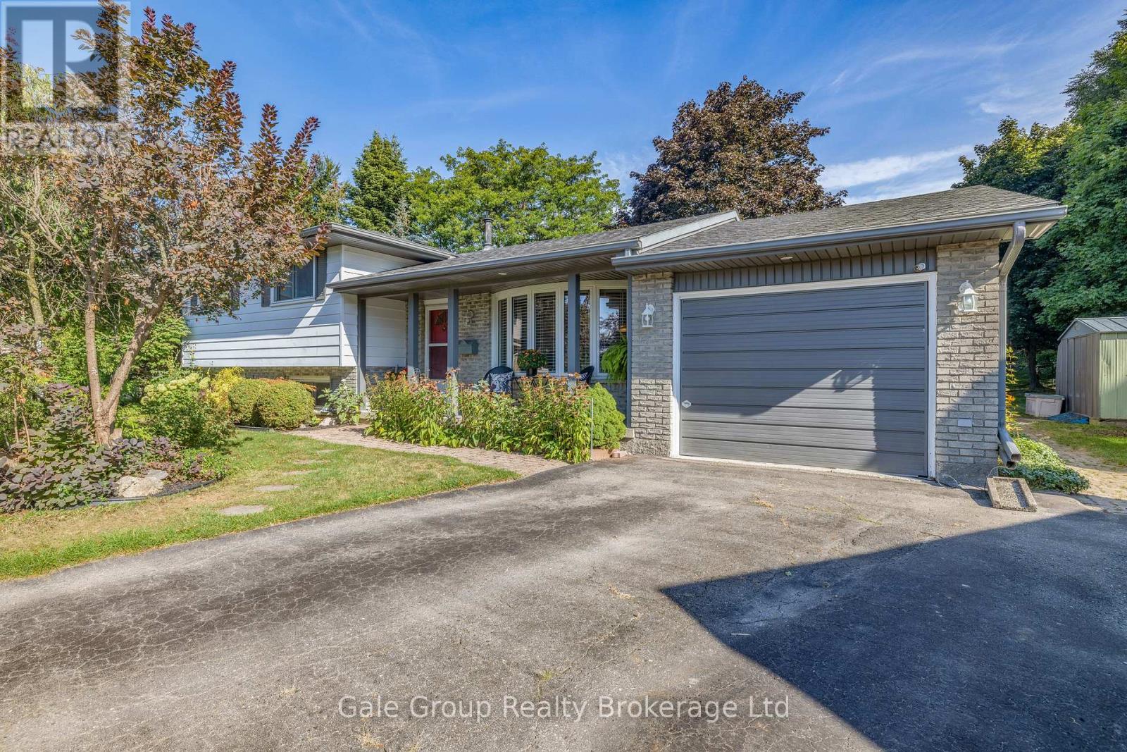 34 Peers Pl, Woodstock, ON N4S 8G8