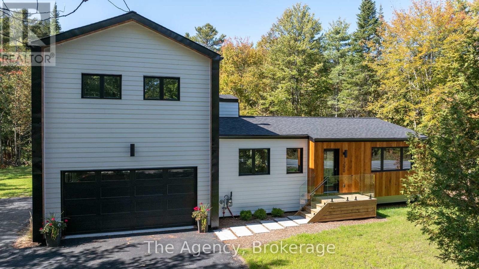 1290 Cedar Ln, Bracebridge, ON P1L 1W9