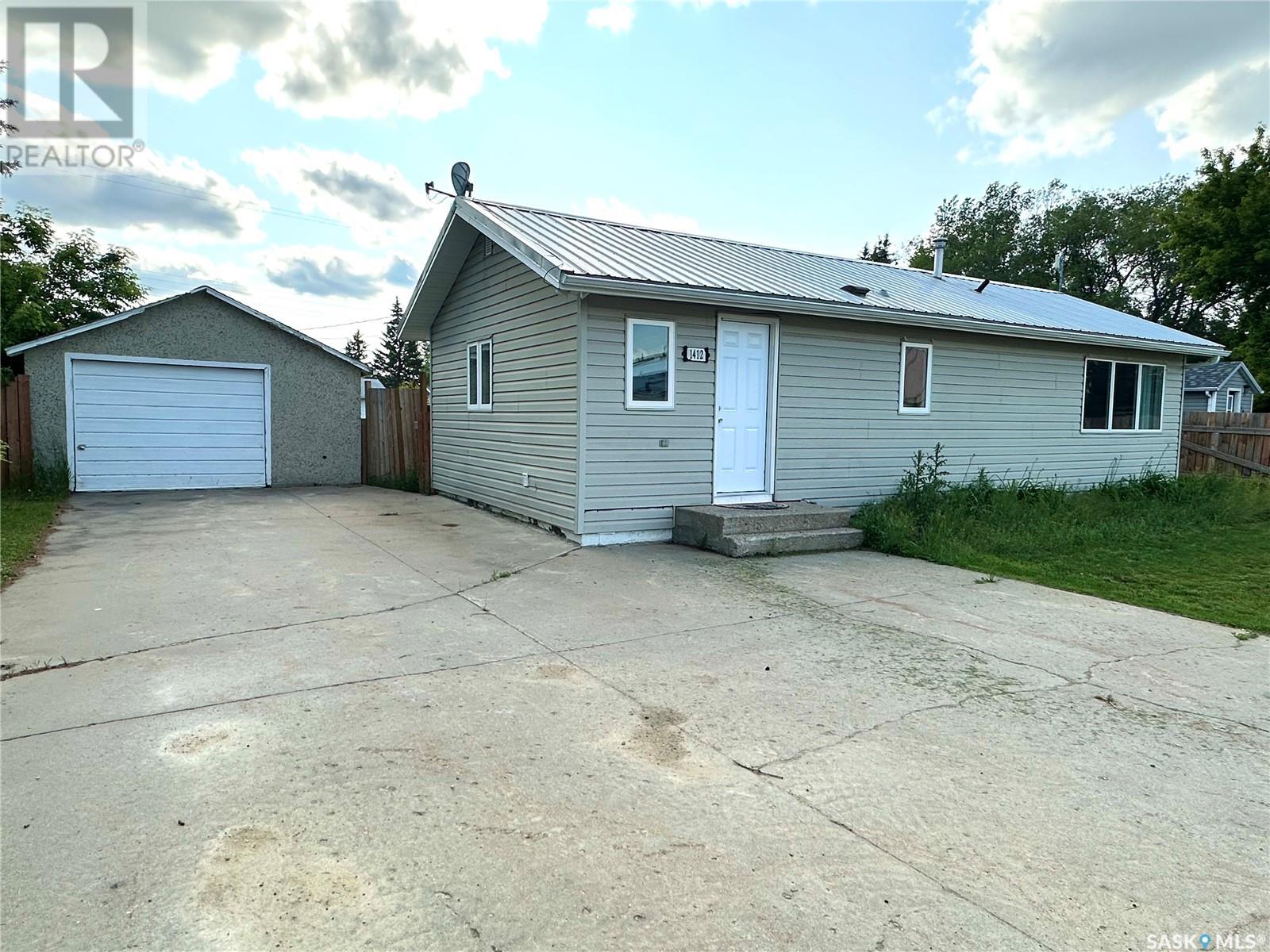 1412 2 Avenue, Edam, SK S0M 0V0