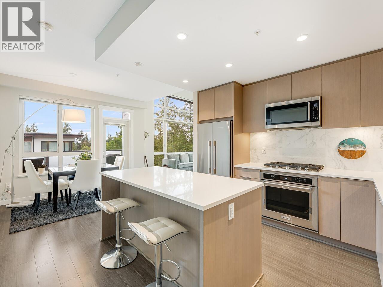 2651 Library Lane Unit 401, North Vancouver, BC V7J 0C1
