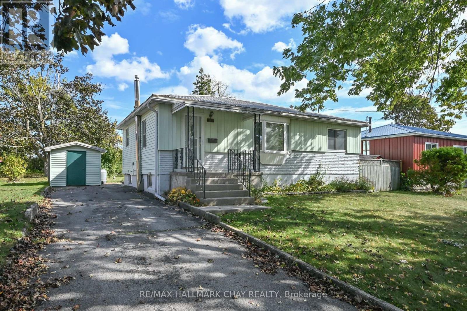 20 Leach St, Orillia, ON L3V 5N7