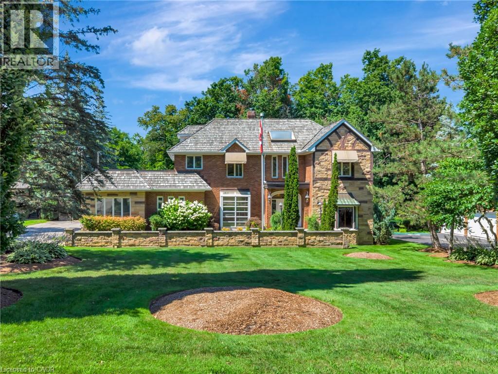 32 Maple Hill Dr, Kitchener, ON N2M 2R8