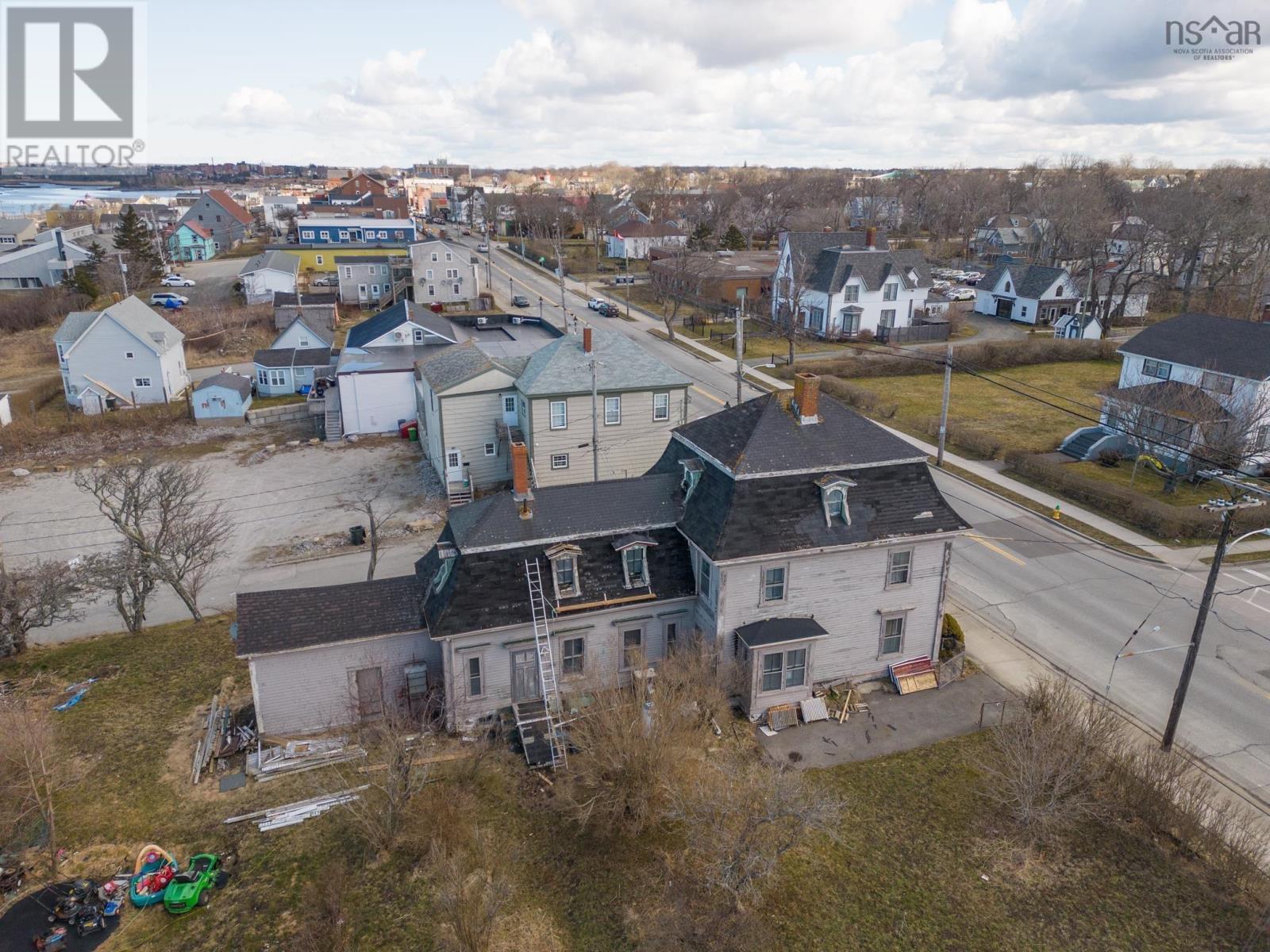 190 Main St, Yarmouth, NS B5A 1C5