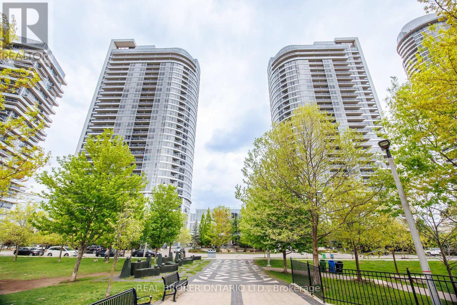 119 181 Village Green Sq, Toronto, ON M1S 0K6