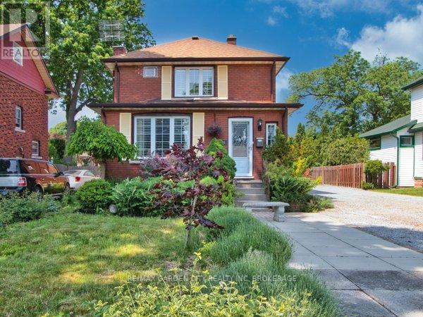 6039 Symmes St, Niagara Falls, ON L2G 2G6