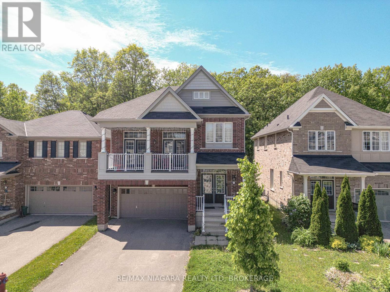8573 Sweet Chestnut Dr, Niagara Falls, ON L2H 0N1