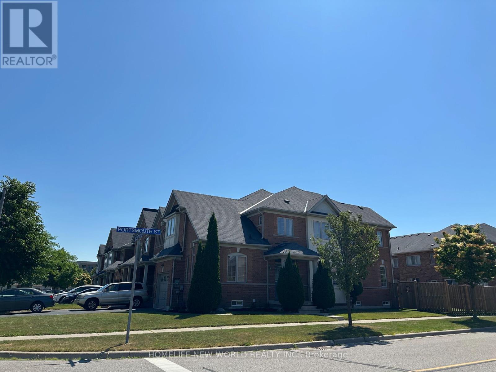 35 Westport Dr, Whitby, ON L1R 0J4