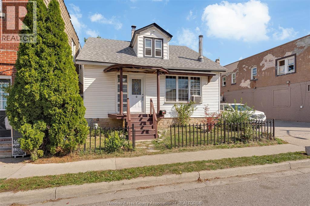 1626 Drouillard, Windsor, ON N8Y 2S3
