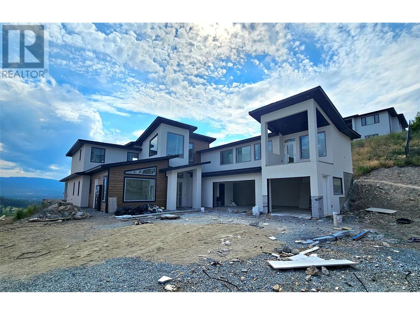1122 Carnoustie Dr, Kelowna, BC V1P 0A3
