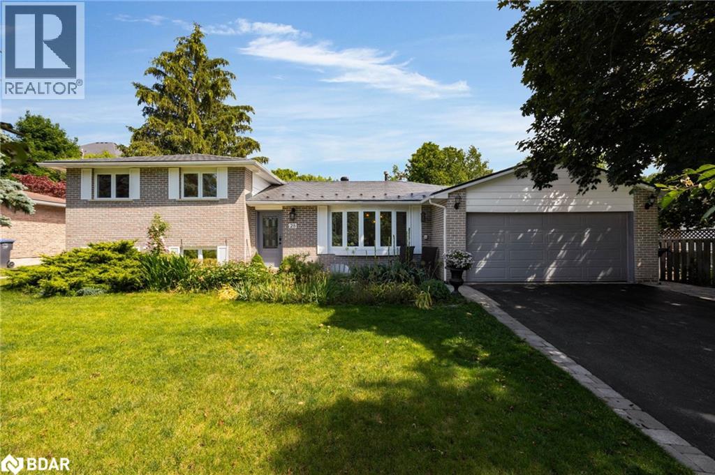 28 Larry St, Caledon, ON L7C 1K8