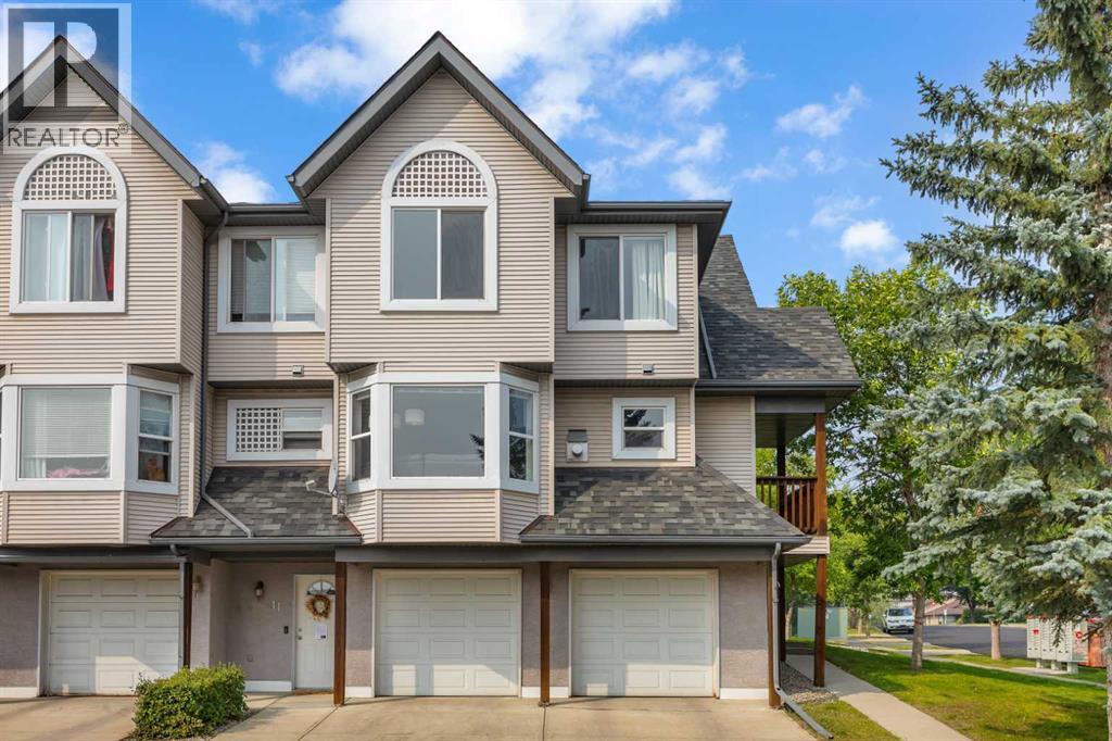 9 Sandarac Way NW, Calgary, AB T3K 5B4