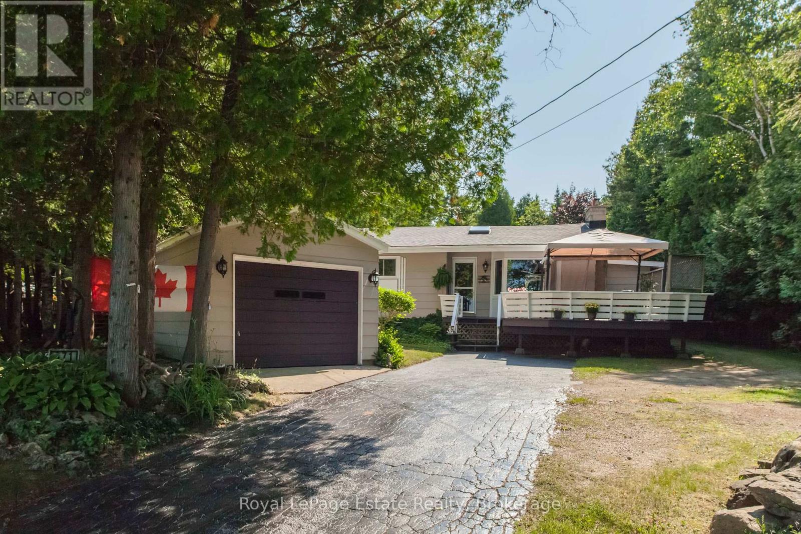 371 Bay St, South Bruce Peninsula, ON N0H 2T0