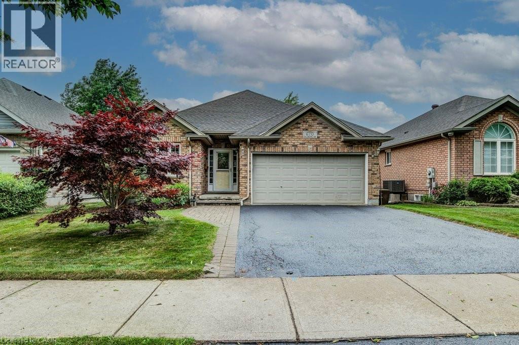 670 Salzburg Dr, Waterloo, ON N2V 2N8