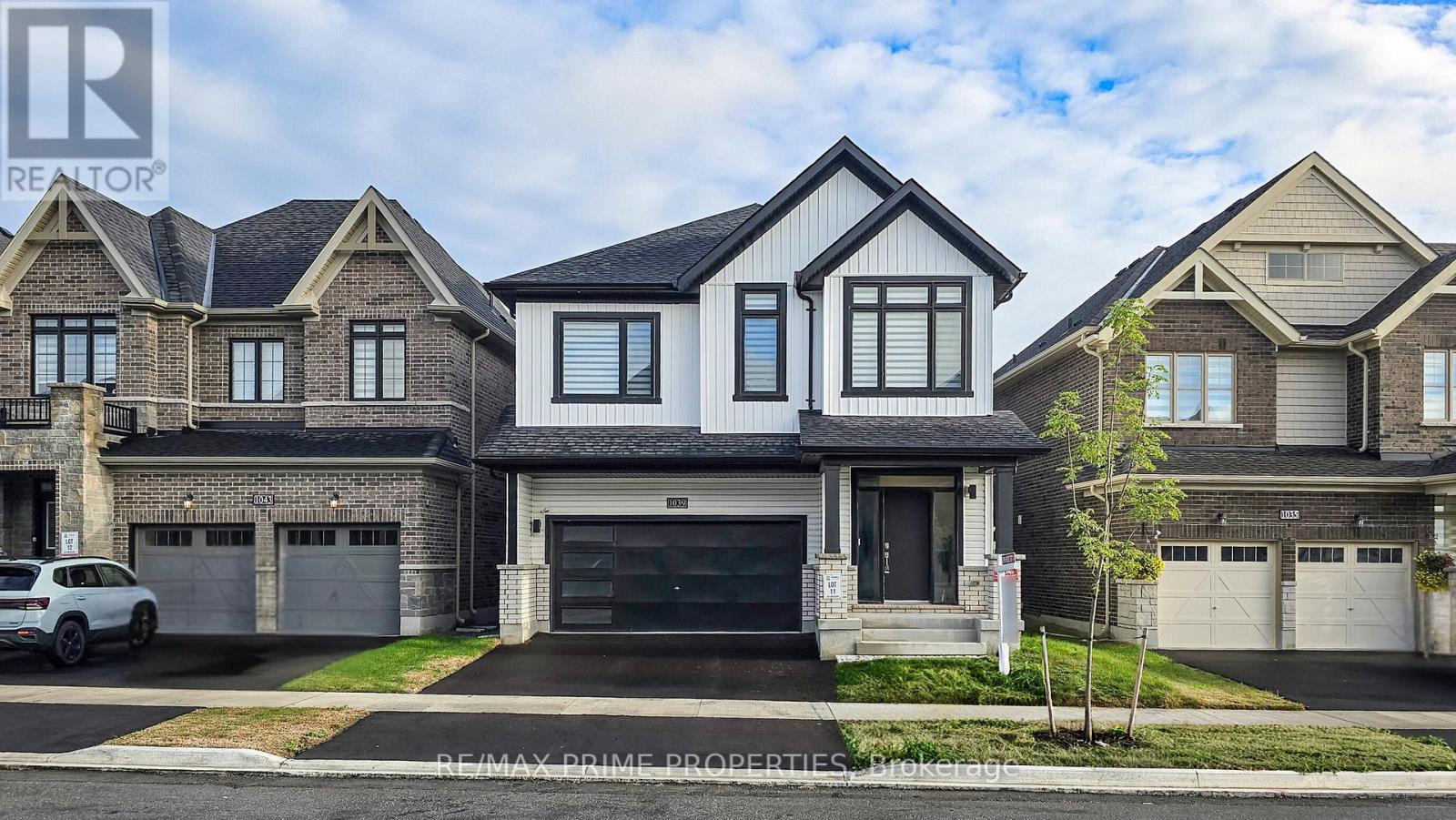 1039 Thompson Dr, Oshawa Kedron, ON L1L 0V6
