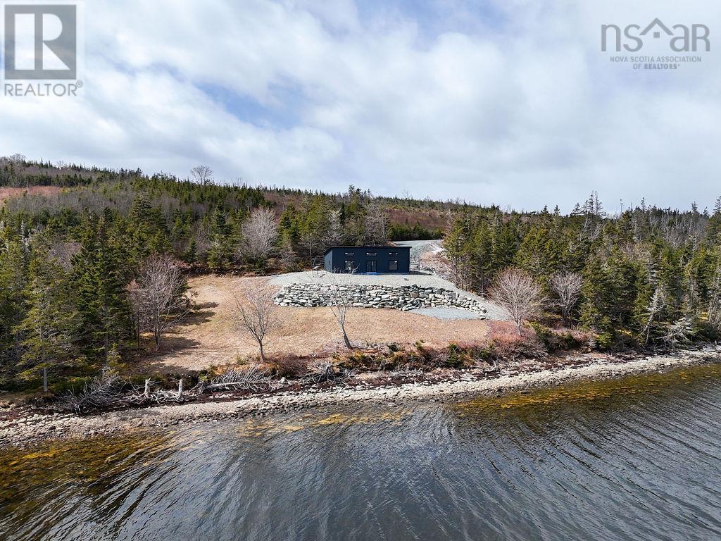 659 W Liscomb Point Rd, Liscomb, NS B0A 2J0