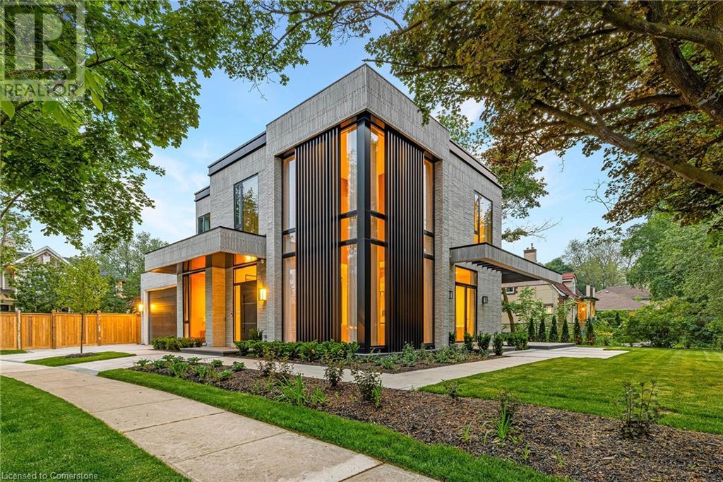 392 Maple Grove Dr, Oakville, ON L6J 4V7