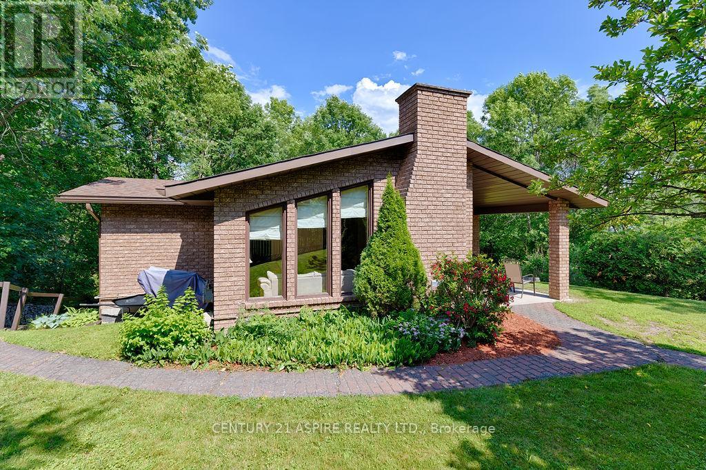 551 Whispering Pines Cres, Laurentian Valley, ON K8A 6W4
