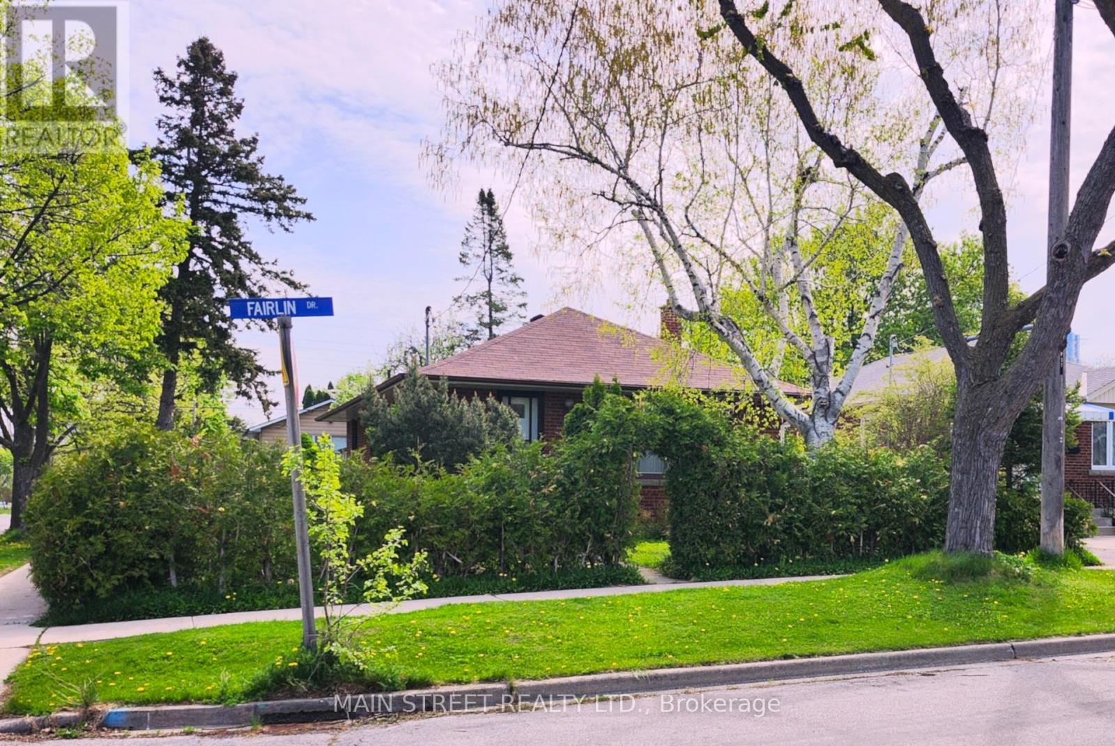 37 Fairlin Dr, Toronto Islington-city Centre West, ON M9B 4J4