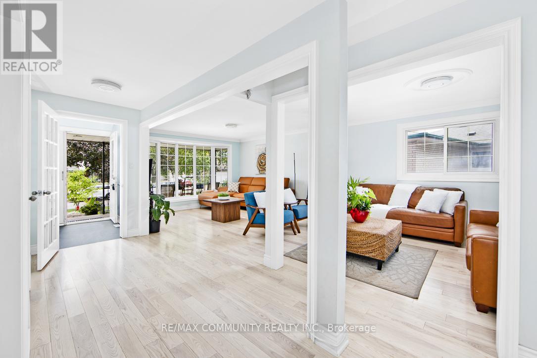 168 Kingslake Rd, Toronto, ON M2J 3G3