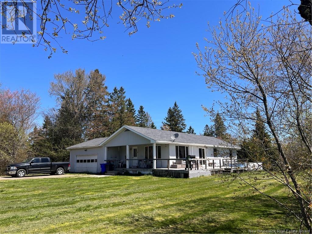 34 Lily Hill Rd, Oak Bay, NB E3L 4E7