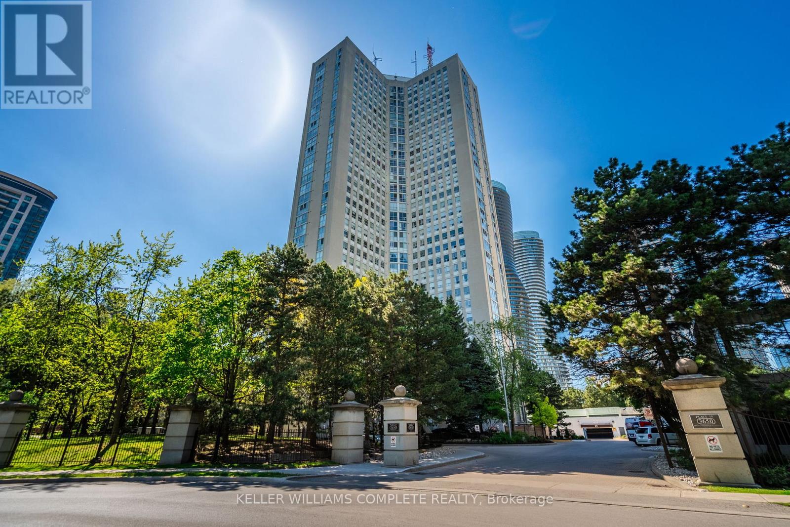 2302 3650 Kaneff Cres, Mississauga, ON L5A 4A1