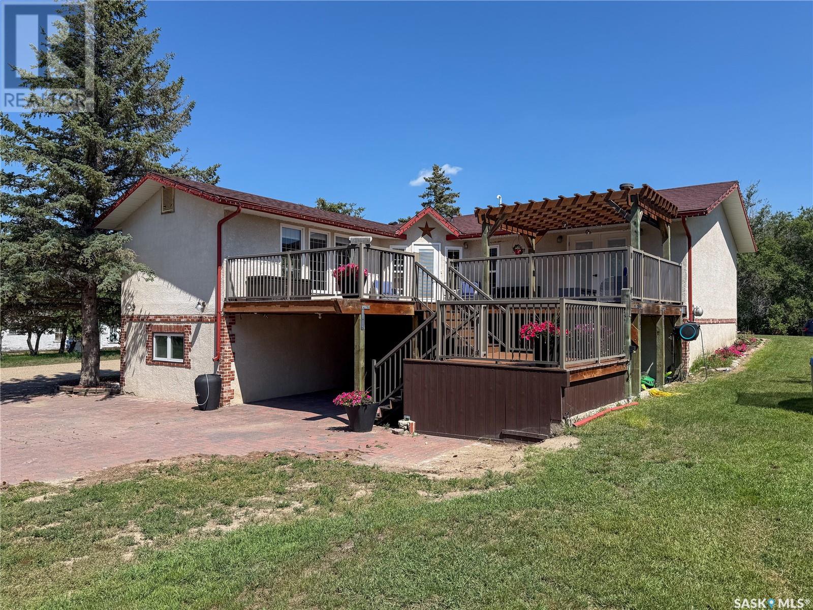 117 2 St W, Frontier, SK S0N 0W0