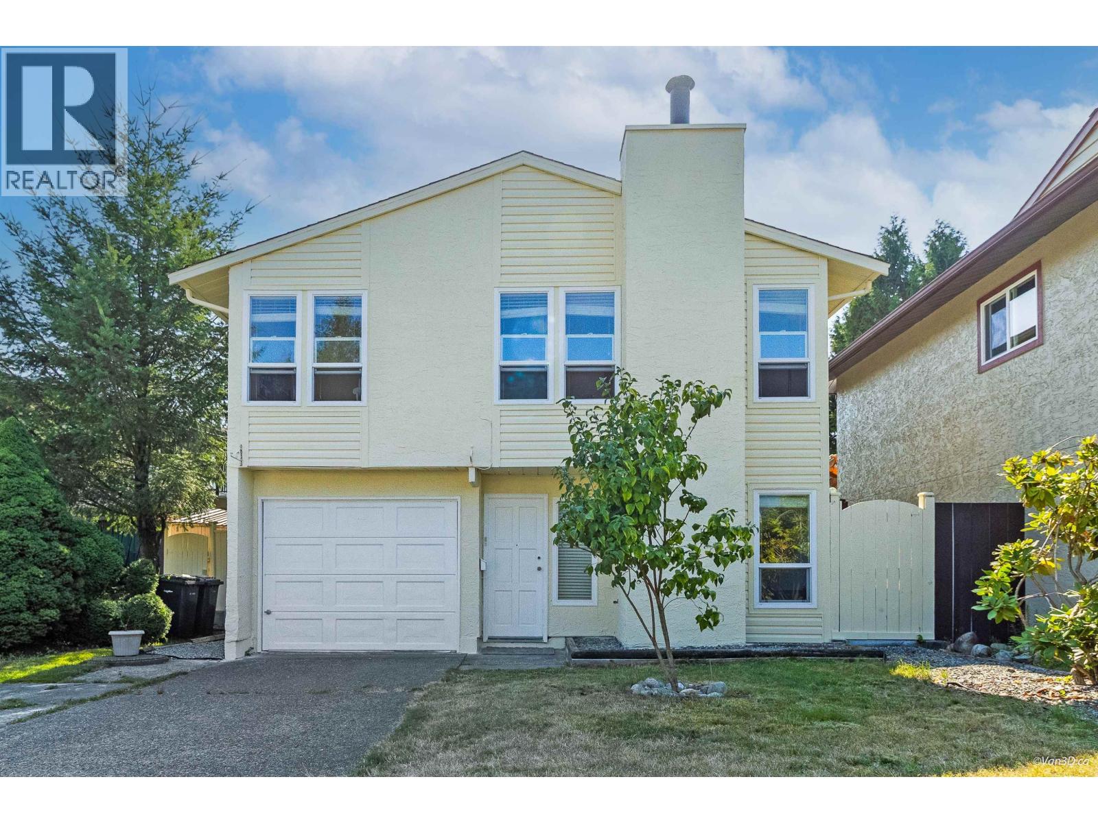 3184 Sechelt Dr, Coquitlam, BC V3B 5Y1