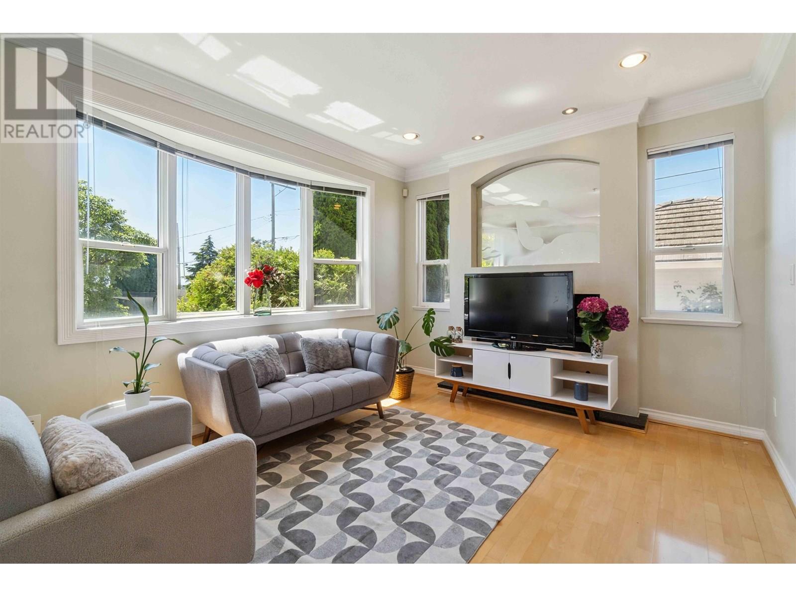 1303 W 67th Ave, Vancouver, BC V6P 2T3
