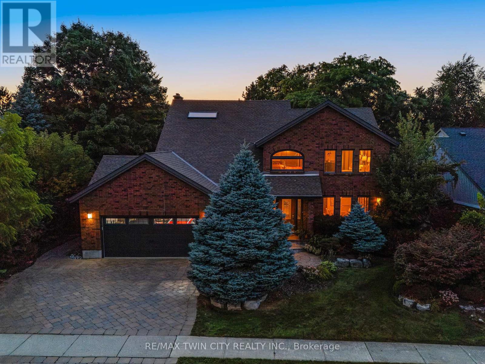 325 Wyecroft Blvd, Waterloo, ON N2T 2H3