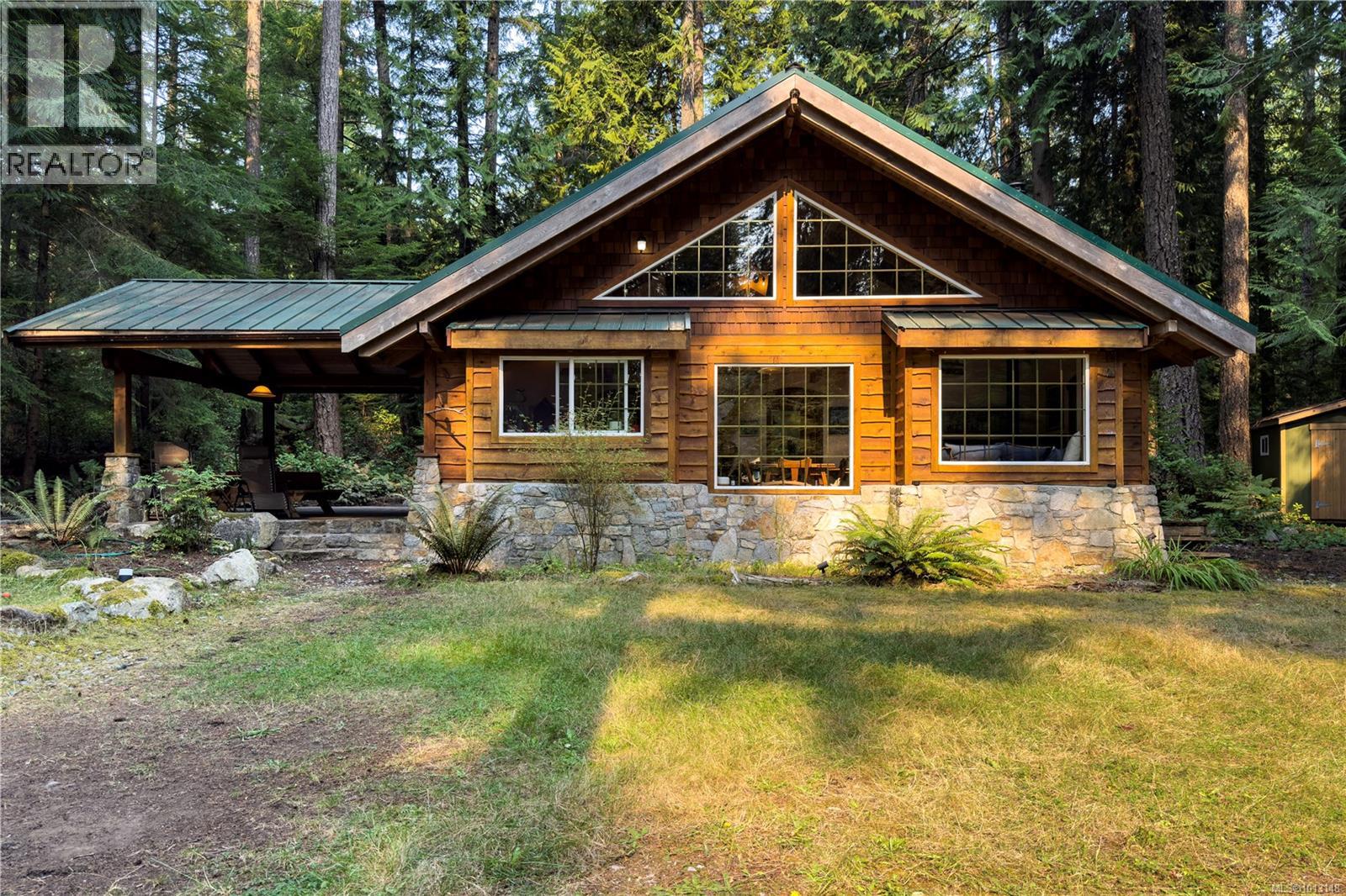 967 Siskin Ln, Cortes Island, BC V0P 1K0