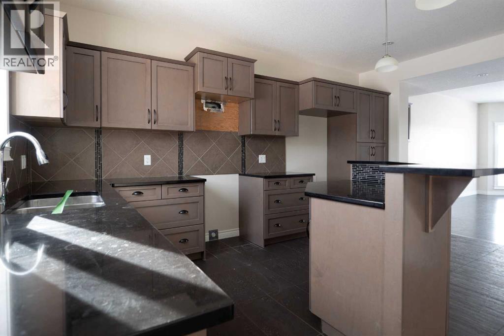 458 Walnut Cres, Fort Mcmurray, AB T9K 0M9