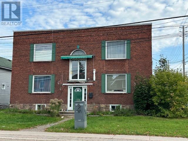 178 Albert St E, Sault Ste. Marie, ON P6A 2J3