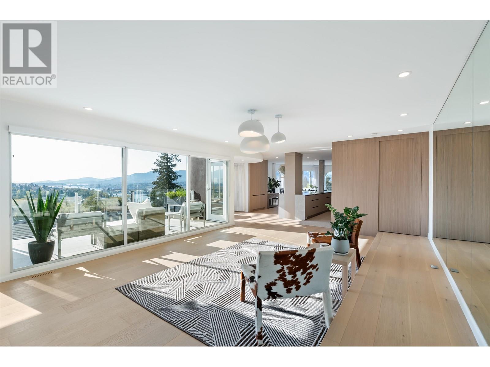 4863 Cambridge St, Burnaby, BC V5C 1H9