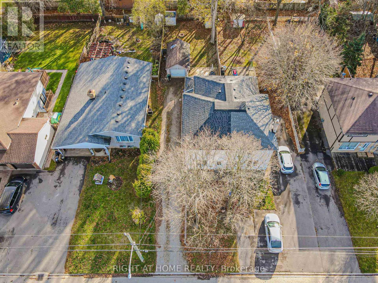126 Poplar Ave, Halton Hills, ON L7J 2E2