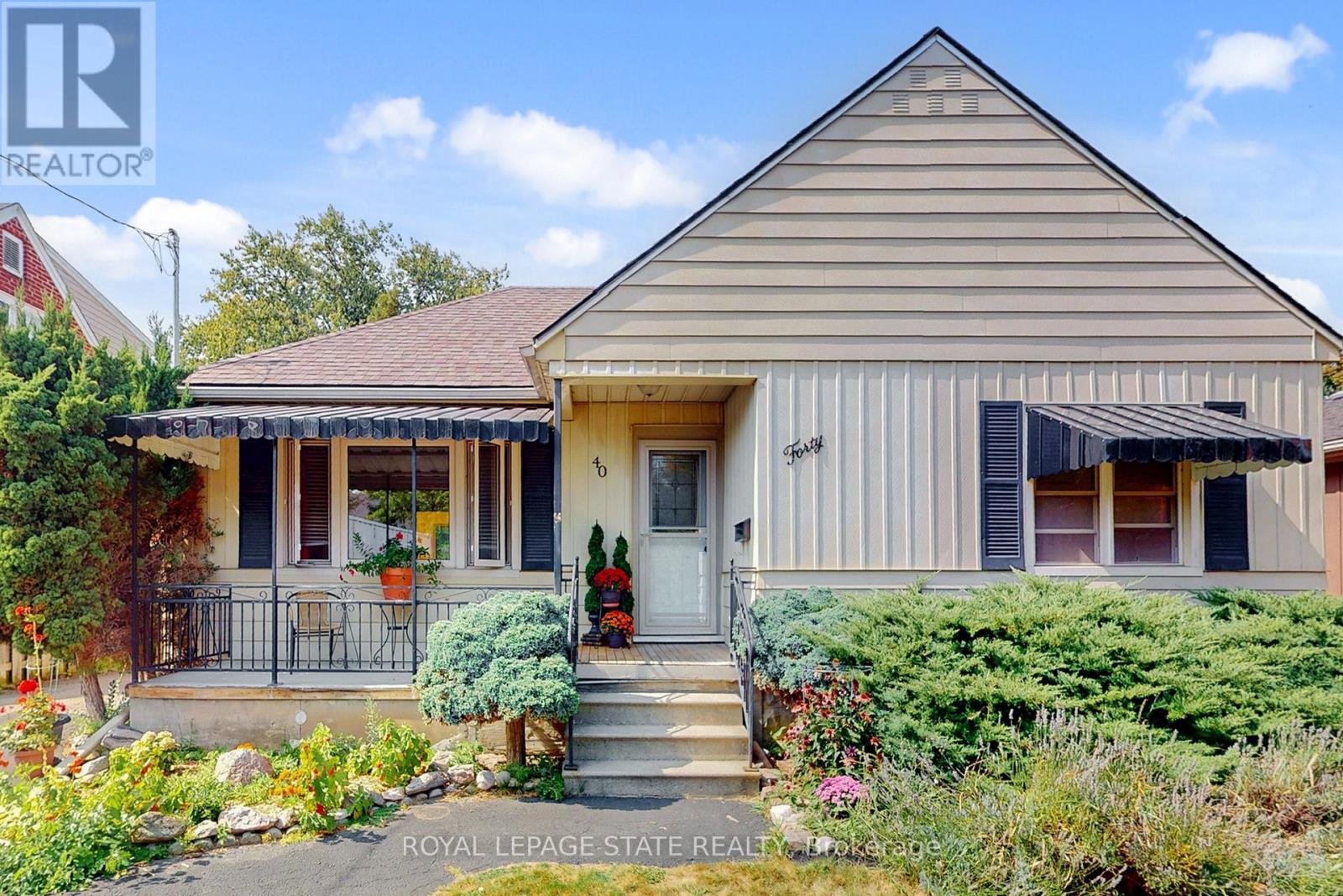 40 Galbraith Dr, Hamilton, ON L8G 1Z9