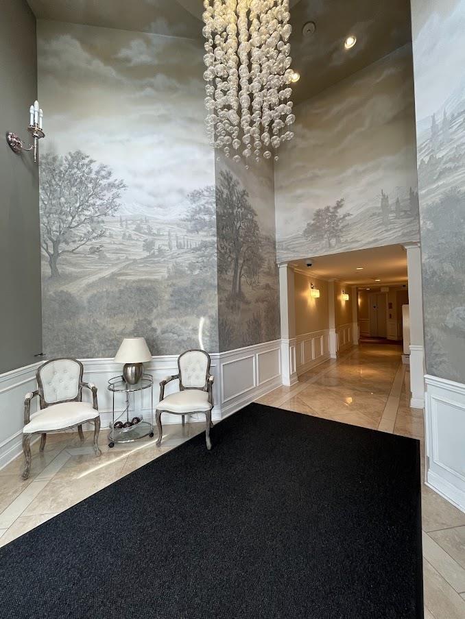 15357 Roper Avenue Unit 305, White Rock, BC V4B 2G2