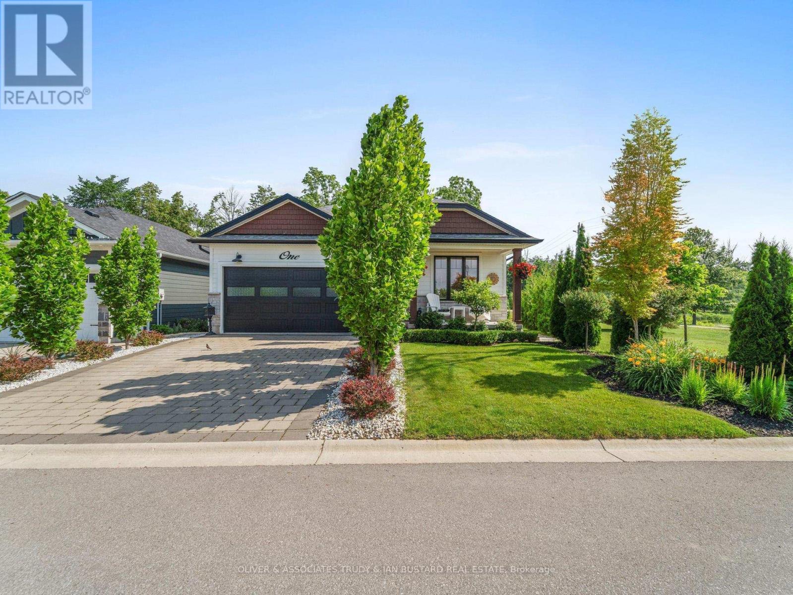 1 Creek Side Pl, Lambton Shores, ON N0M 1T0