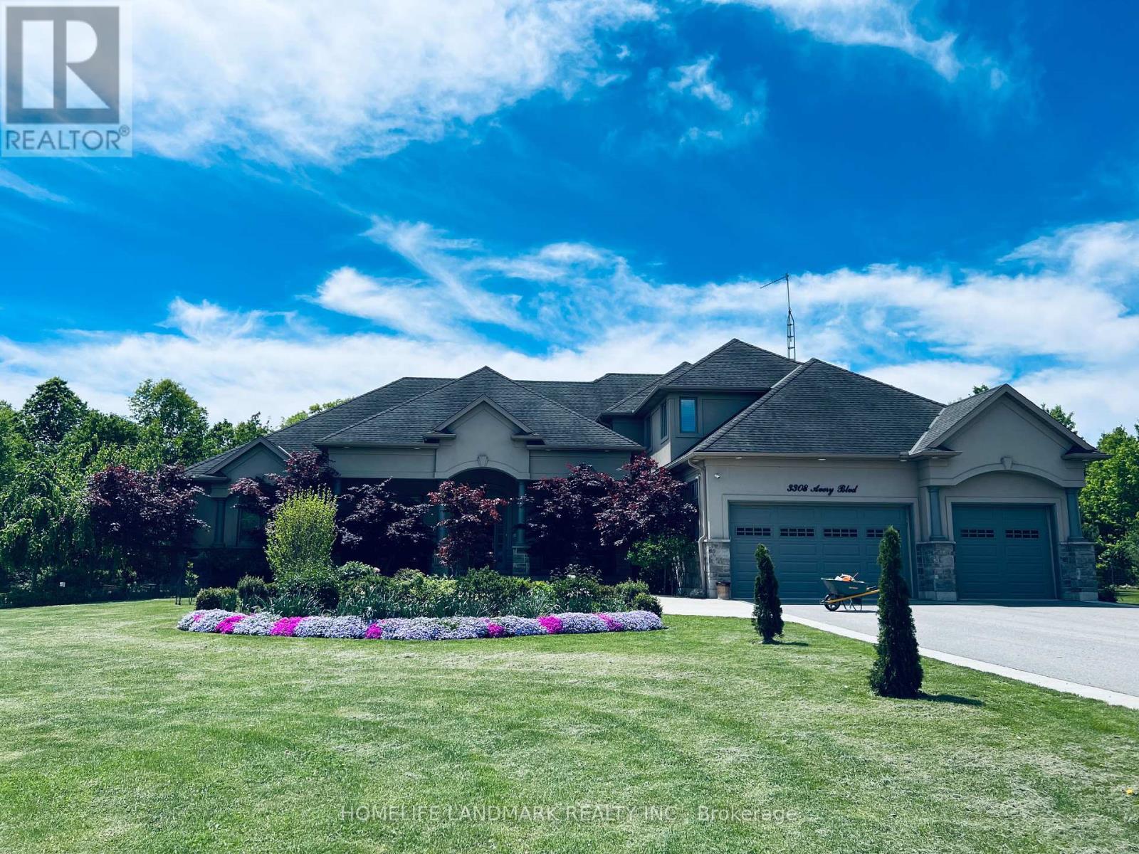 3308 Avery Blvd, Niagara Falls, ON L2E 6S6