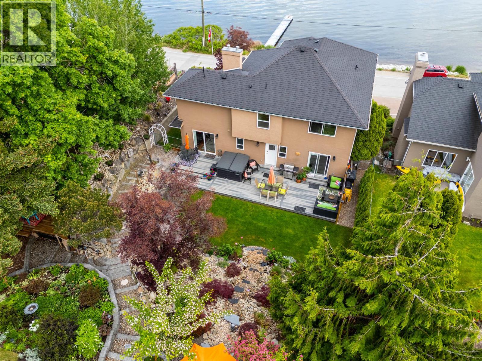 3838 Beach Ave, Peachland, BC V0H 1X1