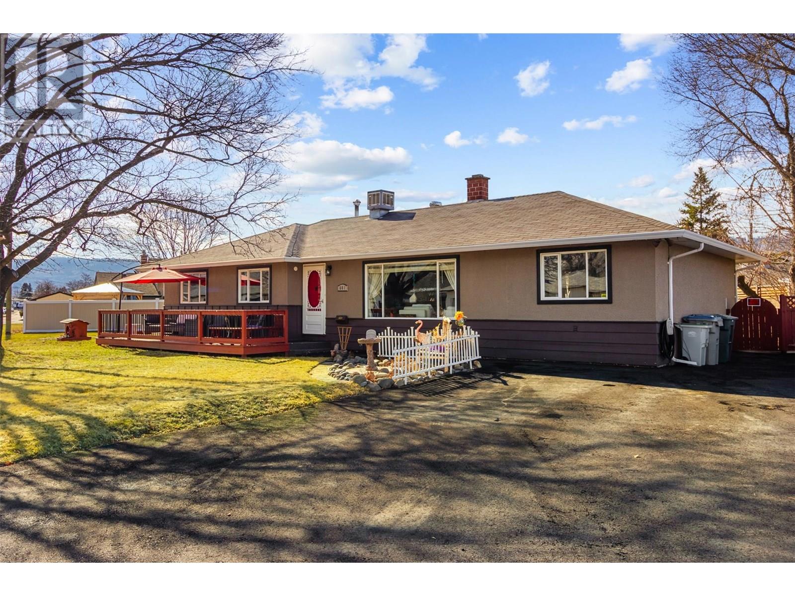 601 Regina Ave, Kamloops, BC V2B 1N6