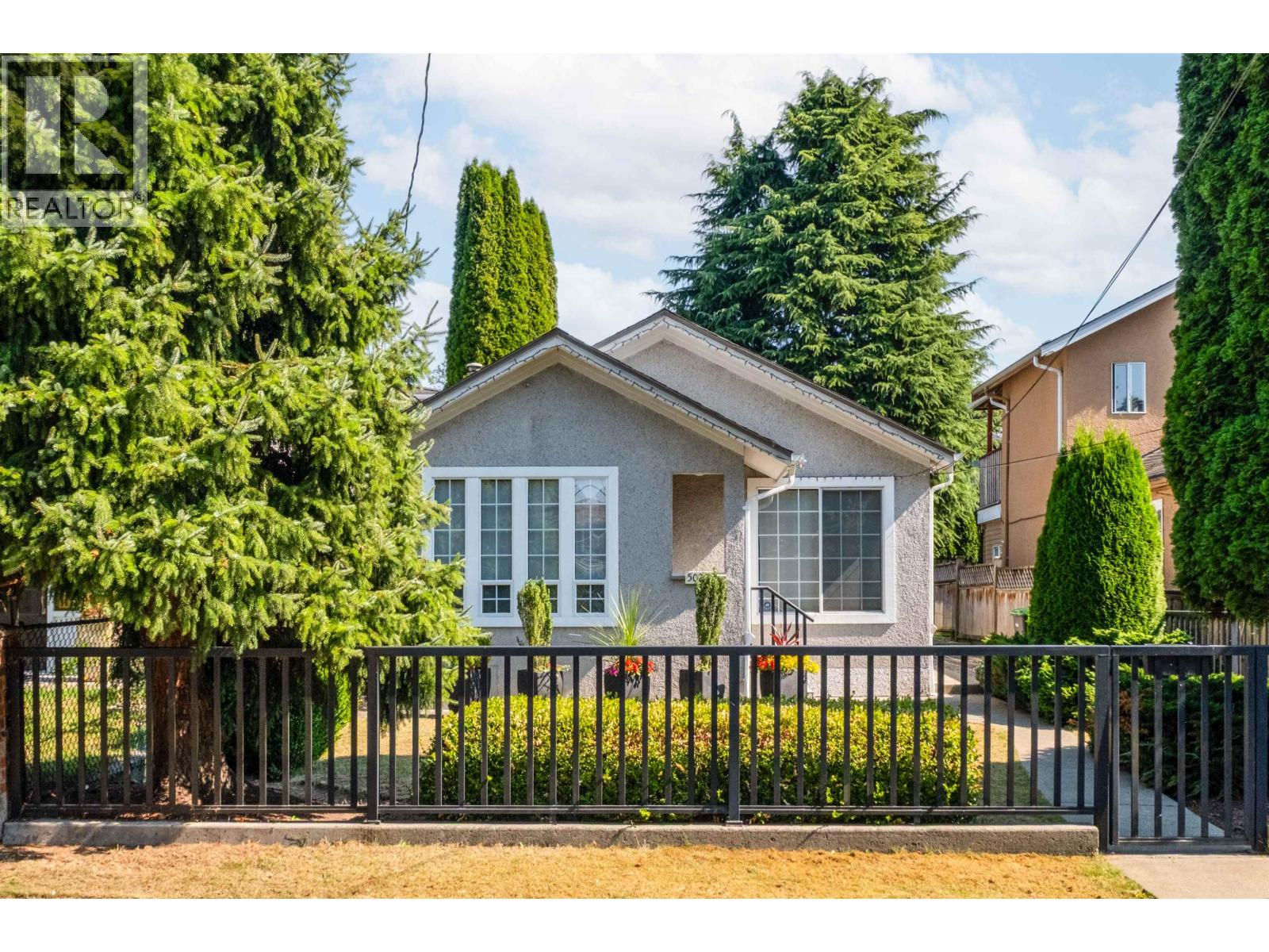 5020 Moss St, Vancouver, BC V5R 3T7