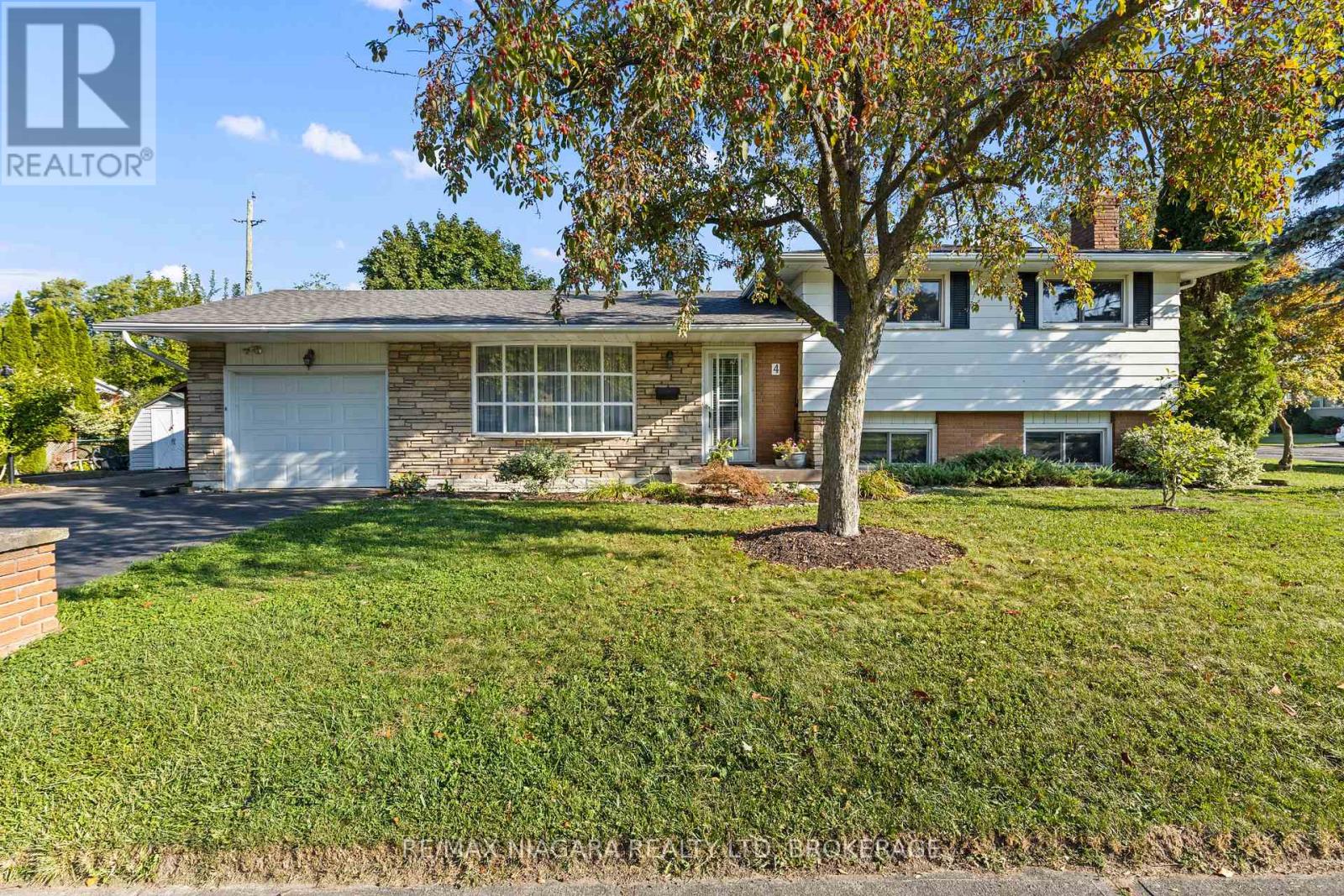 4 Willow St N, Welland Prince Charles, ON L3C 4L1