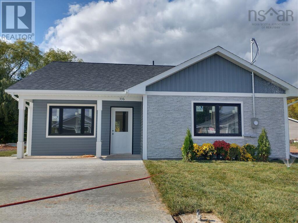 8 Nichols Ave, Kentville, NS B4N 2H1