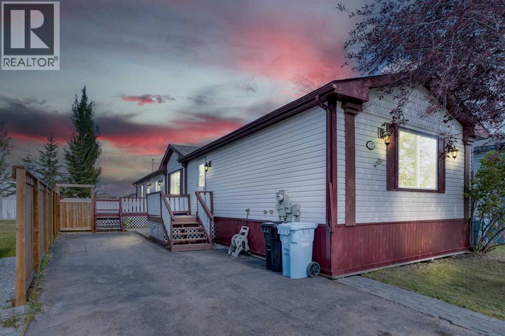 125 Mckinlay Cres, Fort Mcmurray, AB T9K 2M6