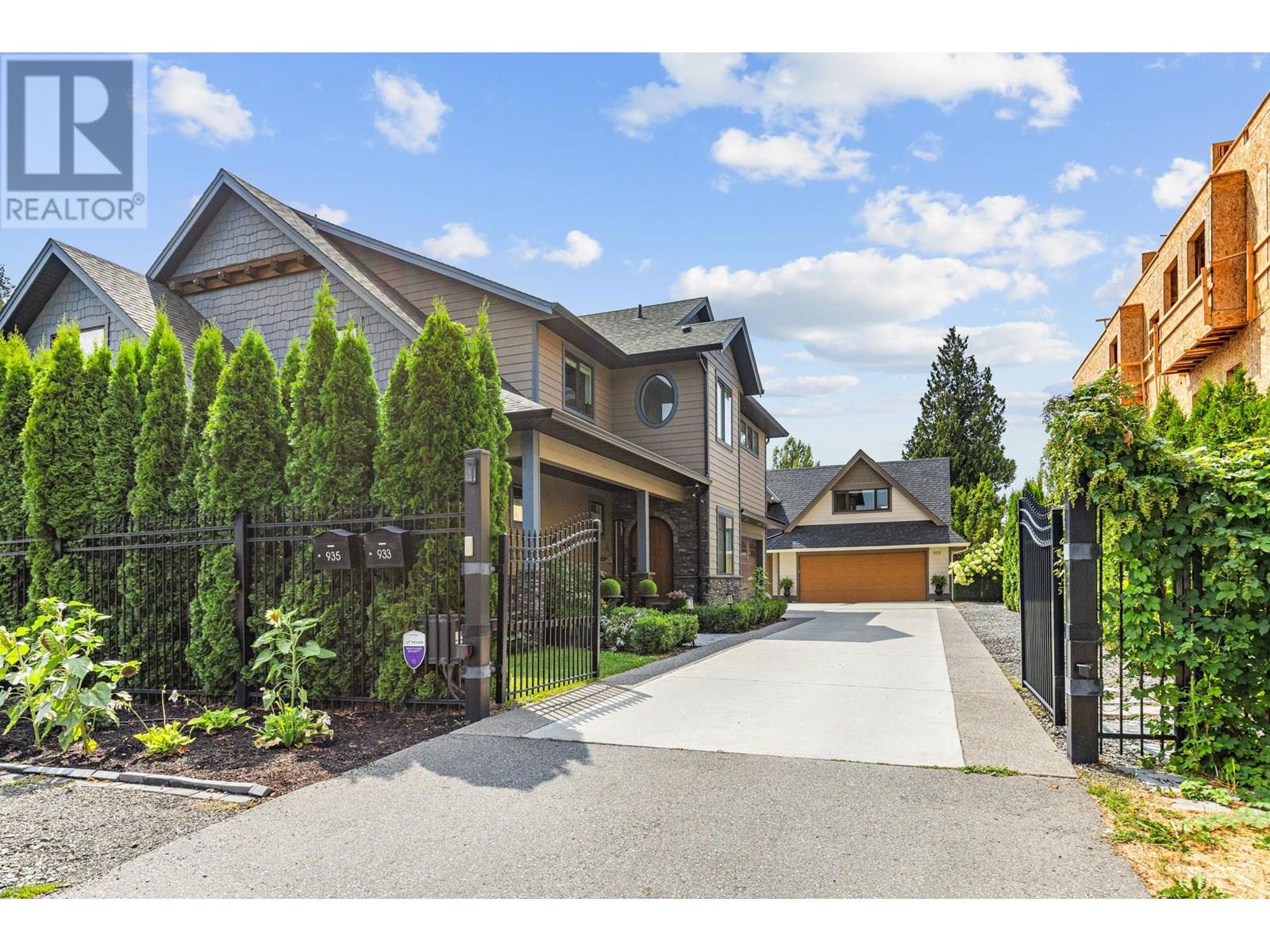 935 Laurier Ave, Kelowna, BC V1Y 6A9