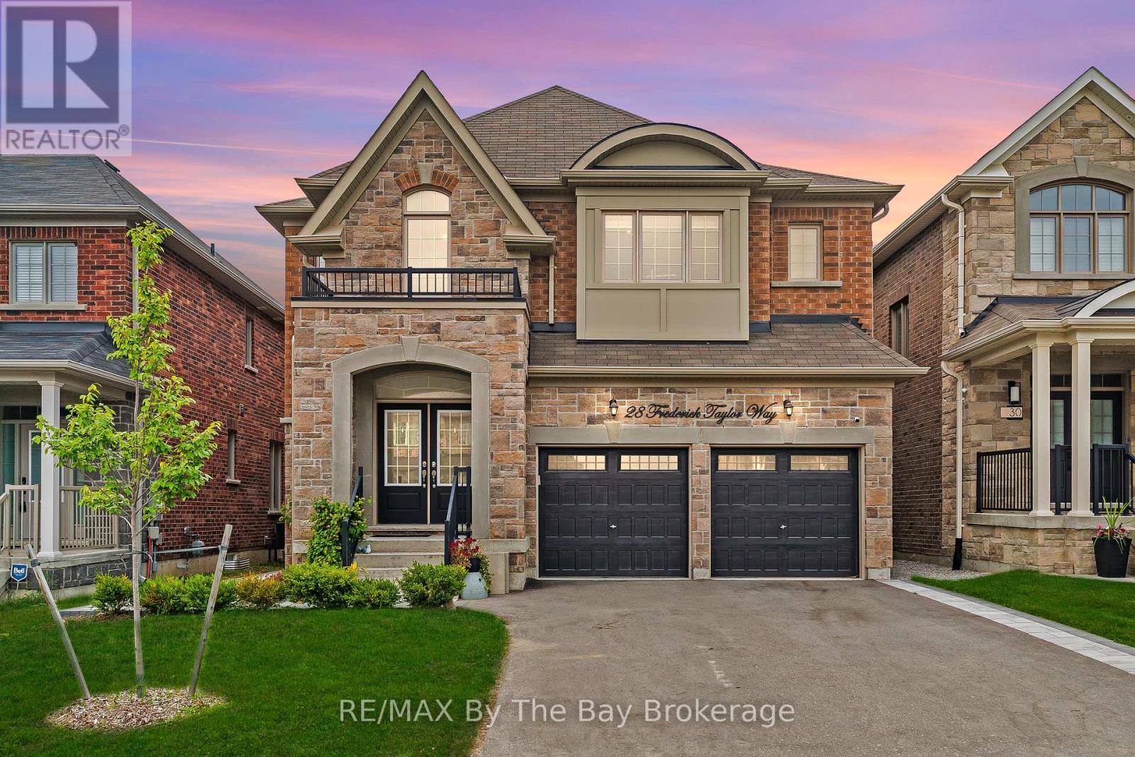 28 Frederick Taylor Way, East Gwillimbury, ON L0G 1M0