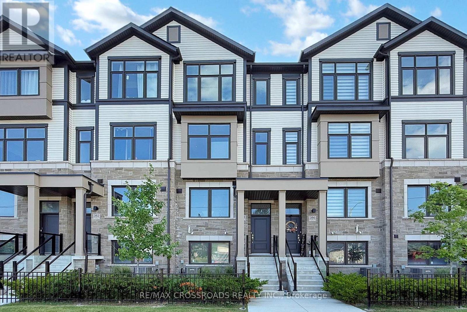 384 Okanagan Path, Oshawa, ON L1H 0B1